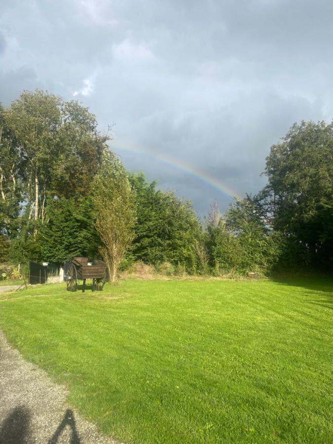 Les 4 Seasons, Agreable Gite Avec Terrasse Et Jardin La Croix Bigot Exterior photo